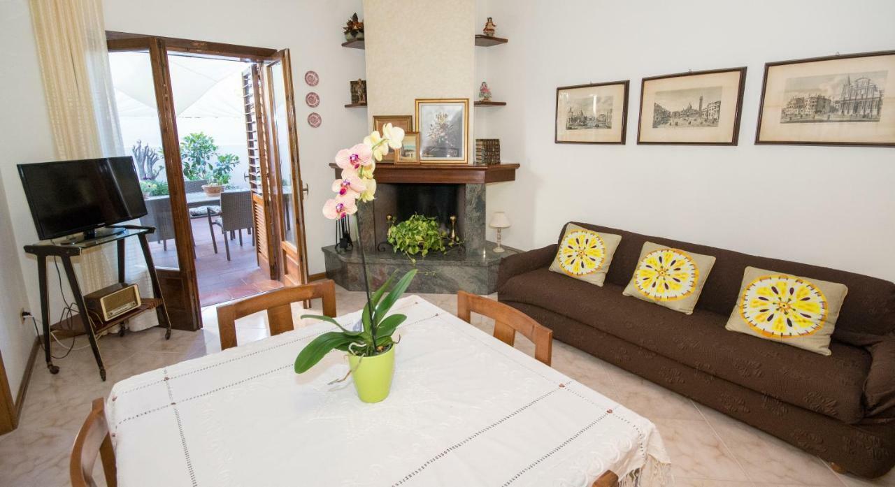 Ferienwohnung Casa Fedora Lecce Exterior foto